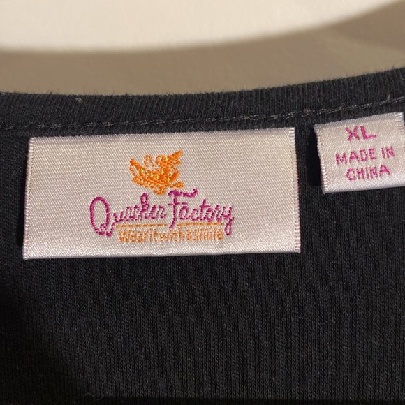 Quacker Factory black long sleeved top with dark navy embellishments. Size XL - Picture 2 of 5